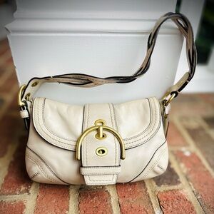 Sold on another platform 

White leather mini soho